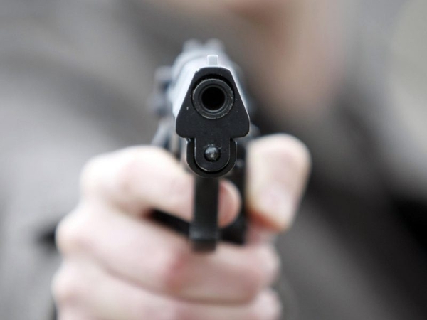 Kaune prie kavinės aidėjo šūviai: girtas vyras mosikavo ginklu