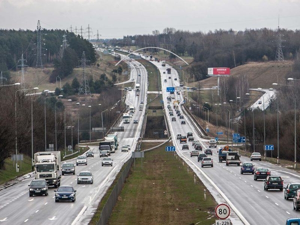 Susisiekimo ministerija žada ilgametį investicijų į kelius planą