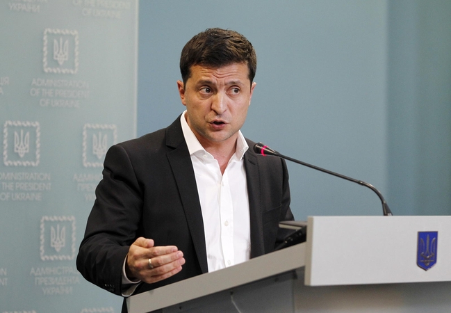 V. Zelenskis siekia užbaigti karą: pasirašė susitarimą su prorusiškais separatistais