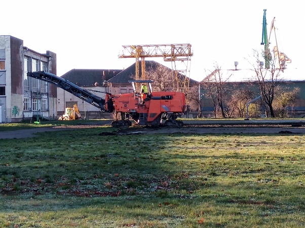 Jau gramdoma žemė Vitės progimnazijos stadione