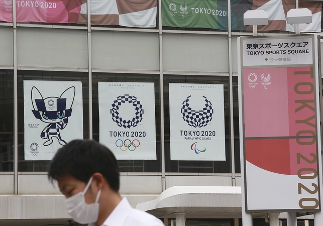 Tokijo olimpiados organizatoriai perspėja, kad žaidynės gali vykti be žiūrovų