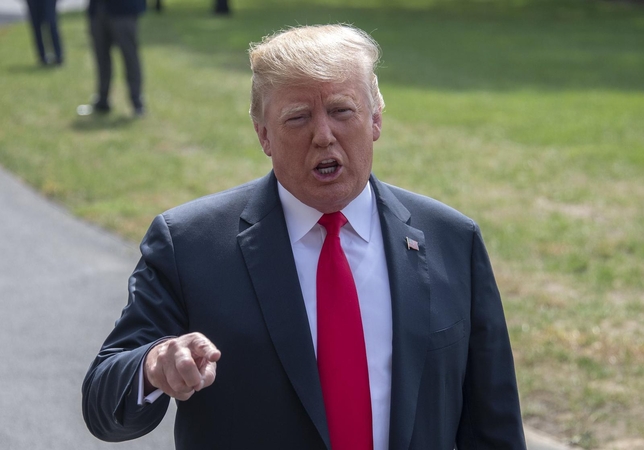 D. Trumpas kaltina Kiniją valiutos manipuliavimu