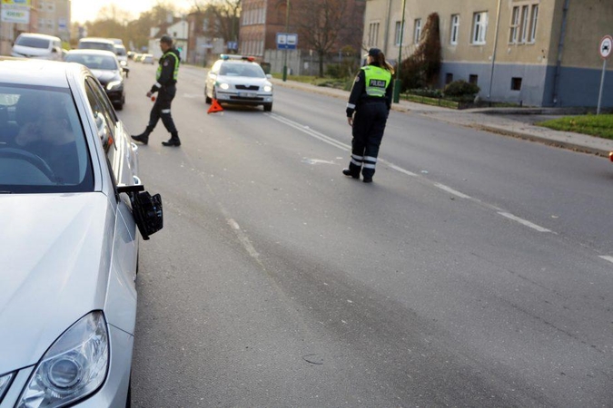 Skaudi nelaimė Klaipėdoje: partrenktas nereguliuojama pėsčiųjų perėja ėjęs vyras