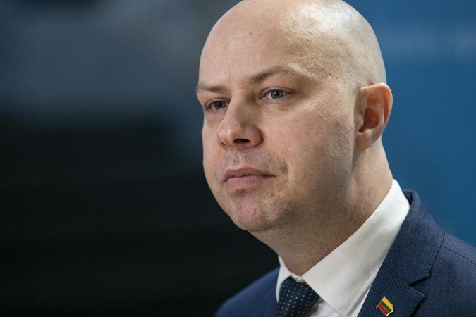 A. Veryga įspėja apie sukčiavimą internete siūlant vaistus nuo koronaviruso