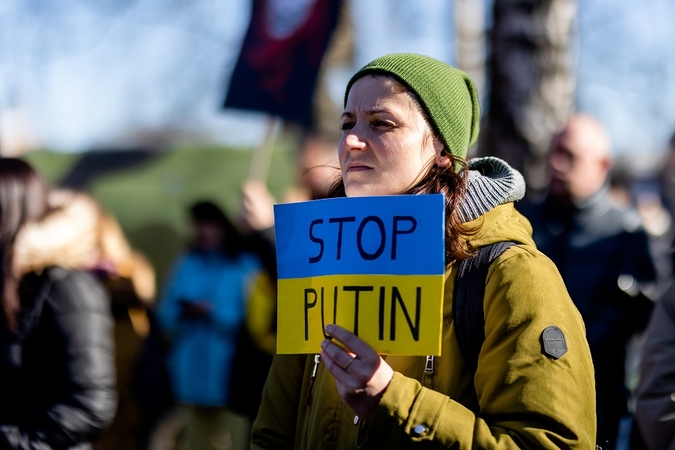 Londonas V. Putinui: dar ne per vėlu sustabdyti invaziją