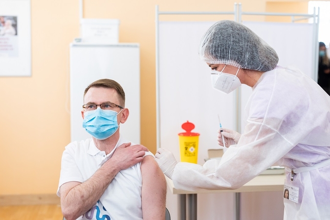 Ministras: šią savaitę paaiškės trečio skiepo tvarka