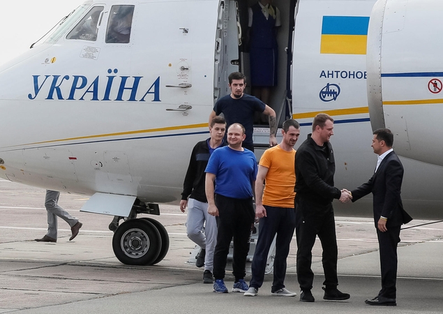 Rusija ir Ukraina derasi dėl apsikeitimo šimtais kalinių