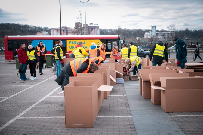 Paliečia širdį: nešdami paramą Ukrainos vaikams kauniečiai graudinasi