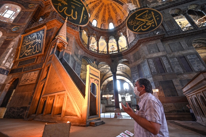 Turkijos teismas spręs dėl siūlymo Stambulo Švč. Išminties soborą paversti mečete