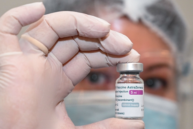 Ministerija: Lenkija kol kas skiepys gyventojus „AstraZeneca“ vakcina
