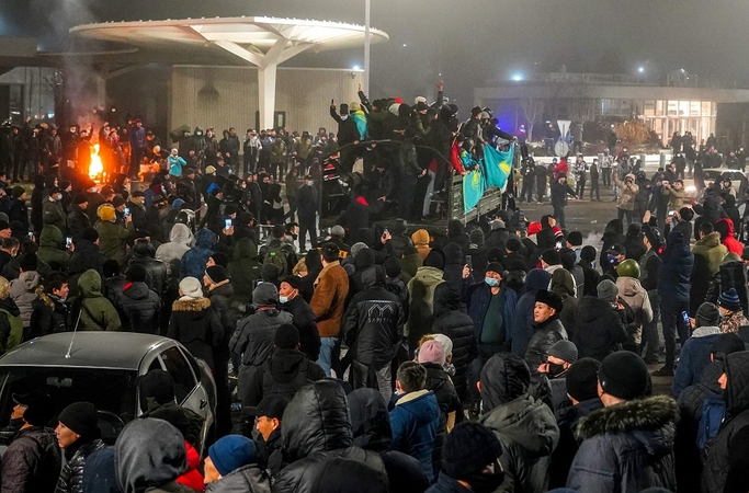 Kazachstane per masinius protestus sulaikyta 4,4 tūkst. žmonių