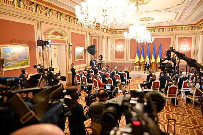 V. Zelenskis: užsienio diplomatų ir jų šeimų evakuacija iš Kijevo yra klaida