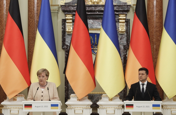 A. Merkel: Rusijos dujos neturi virsti „ginklu“ prieš Ukrainą