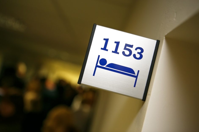 Ligoninėse dėl COVID-19 gydoma 690 žmonių, 57 iš jų – reanimacijoje