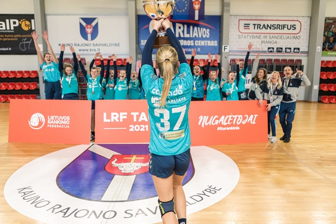 Sėkmė: rankinio taurę išplėšė Garliavos komanda