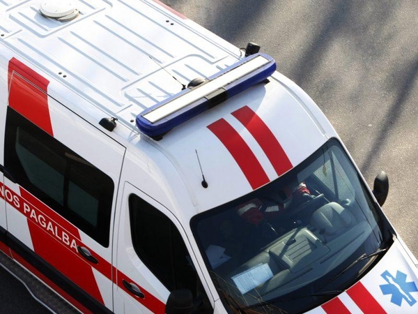 Incidentas Panevėžio rajone: sprogdindamas petardą susižalojo girtas vyras