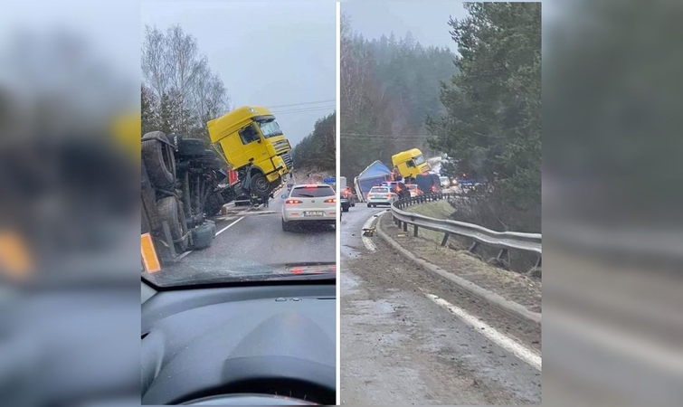 Eismo nelaimė Trakų rajone: vilkikas nuvirto ant šono