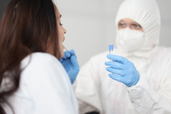 Laboratorijos vadovas: dėl mėgintuvėlių situacija – valdoma, problemų neturime