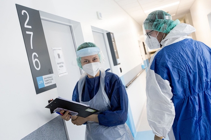 Ligoninėse gydomi 432 COVID-19 pacientai, 55 iš jų – reanimacijoje