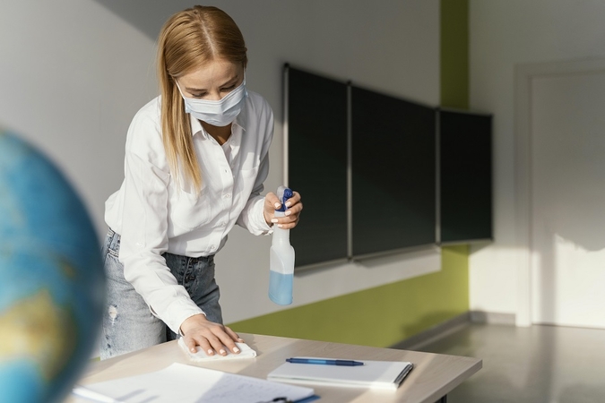 Meras: Šiauliuose mokyklose kol kas lieka visi pradinukai, net ir be COVID-19 testų
