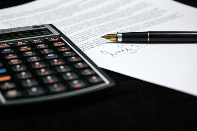 Tiriant gydymo įstaigų viešuosius pirkimus įtarimai pateikti dar šešiolikai asmenų