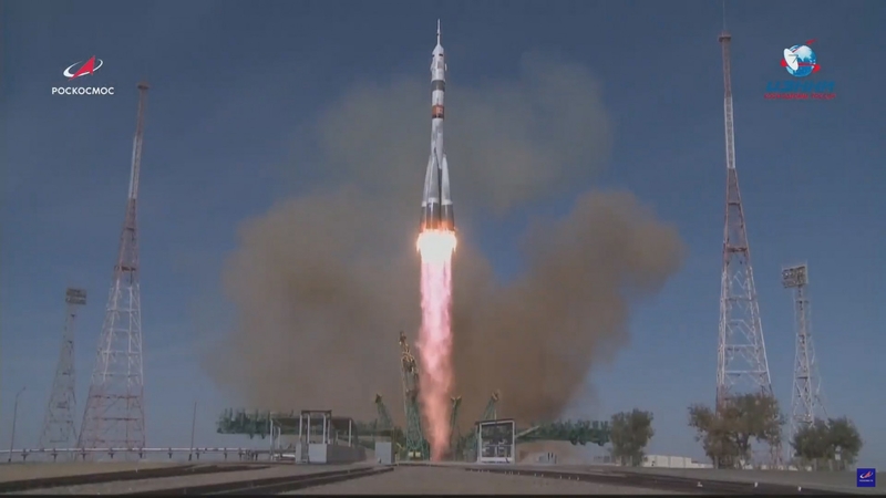 Į TKS po rekordiškai trumpos kelionės atvyko du rusų kosmonautai ir NASA astronautė