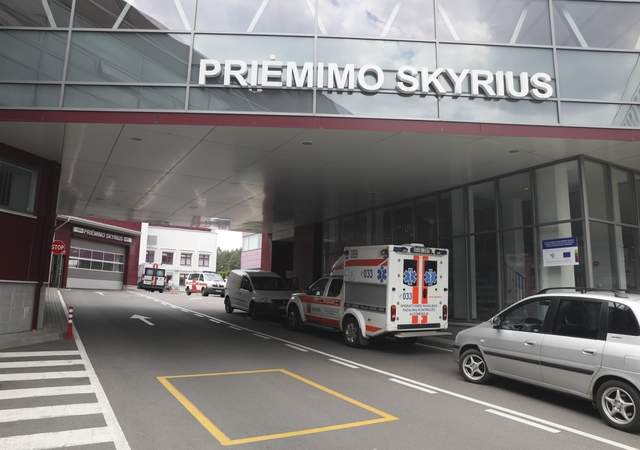 Santaros klinikos dėl COVID-19 nestabdo ir kitų gyvybiškai pacientams svarbių paslaugų