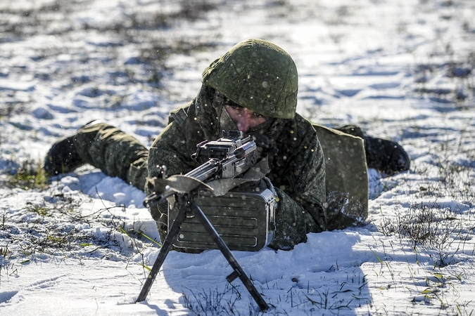 Rusija užbaigė pratybas netoli Ukrainos sienos, kuriose dalyvavo 10 tūkst. karių