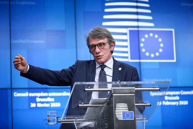 Dėl koronaviruso Europos Parlamentas liks posėdžiauti Briuselyje 