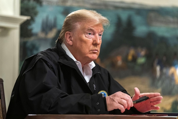 JAV auga nerimas dėl koronaviruso: keblioje padėtyje atsidūrė ir D. Trumpas 
