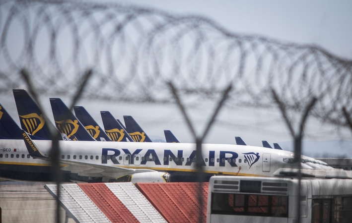Osle po grasinimo susprogdinti bombą nusileido „Ryanair“ lėktuvas