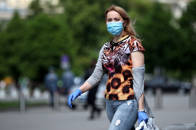 NVSC: koronaviruso plitimui reikšmingiausią įtaką turi 25–35 metų žmonių grupė