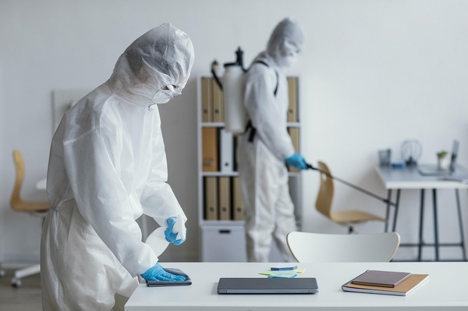 Nauji COVID-19 atvejai: epidemiologų akiratyje – ugdymo įstaigos, įmonės, šeimos