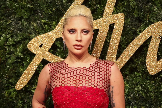 Lady Gaga taps kviestine žurnalo redaktore