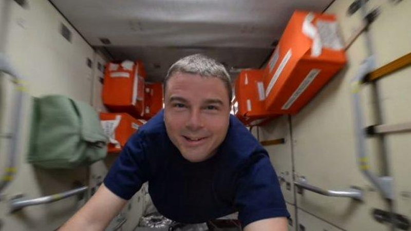 Astronautas parodė, kaip atrodo kosminio laivo vidus nuo vieno galo iki kito