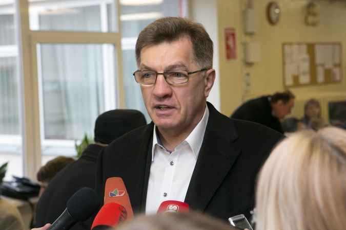 Premjeras mano, kad Seimas pritars šauktinių grąžinimui