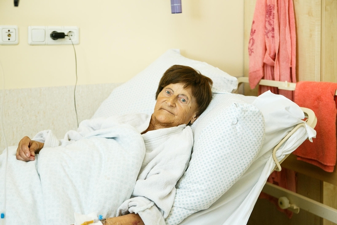 Gyvenimą pratęsė keturi sąnarių protezai ir donoro inkstas