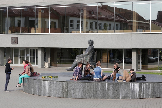 J. Miltinio teatras turėtų tapti apskričių teatru