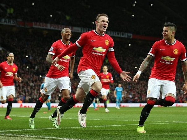 Anglijos futbolo pirmenybėse "Manchester United" klubas pakilo į trečiąją poziciją