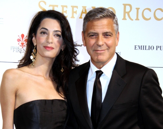 G. Clooney per savo vestuves uždraudė naudotis mobilaus ryšio telefonais