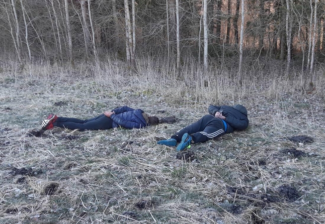 Kontrabandinių rūkalų nešikams padėgti nepavyko: teks sumokėti tūkstantinę baudą