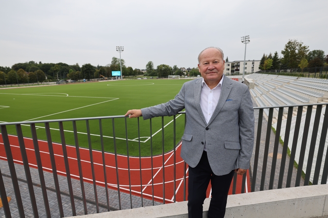 Raudondvaryje atidaromas šiuolaikinis stadionas