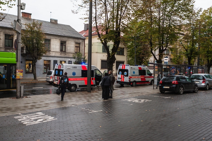Per žingsnį nuo tragedijos: moters gyvybę išgelbėjo jauna praeivė
