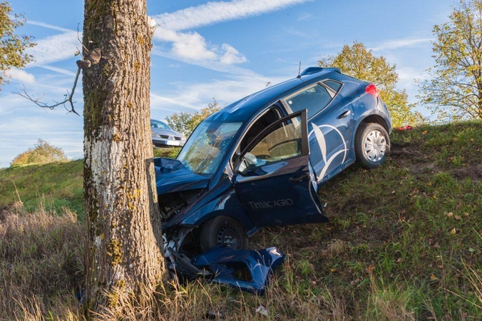 Už Raudondvario – kraupi avarija: į ligoninę išvežti du suaugusieji ir trimetė