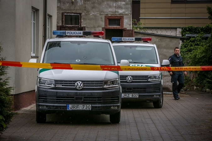 Šiauliuose rasta nužudyta moteris: sulaikytas įtariamasis vos pastovėjo ant kojų