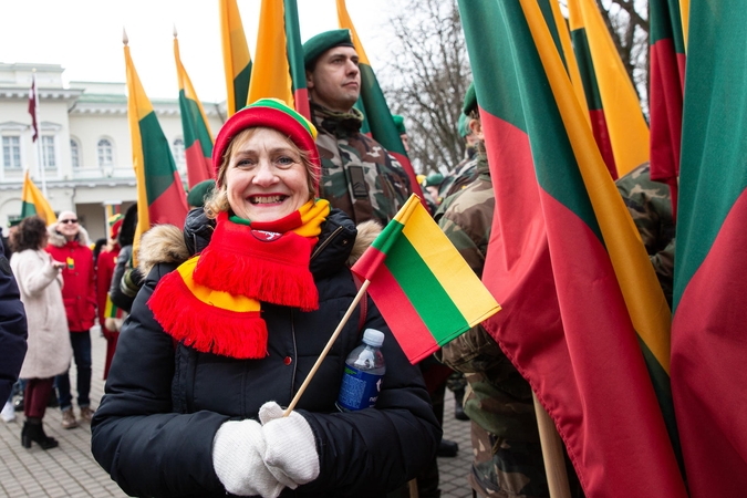 Sostinėje tūkstančiai žmonių Vasario 16-ąją paminėjo tradicinėje eisenoje