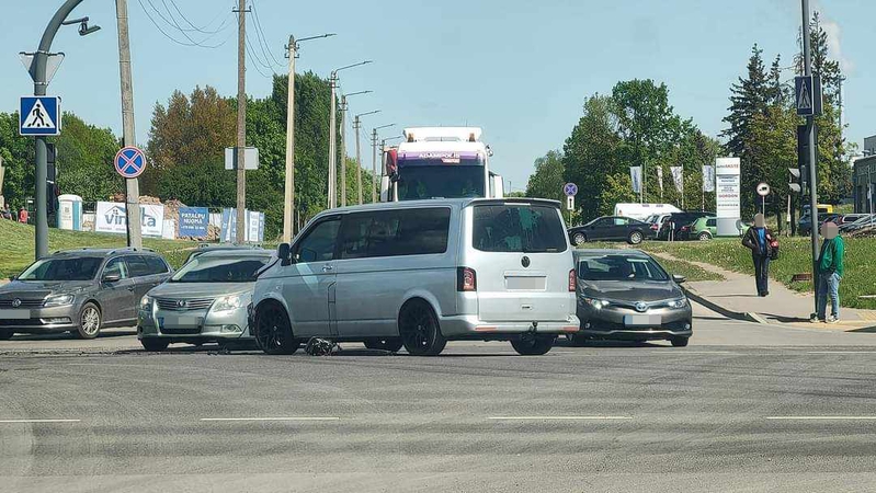 Avarija Kaune: abiem transporto priemonėms degė žalia šviesa?