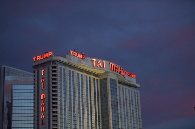 Po darbuotojų streiko uždaromas legendinis „Trump Taj Mahal“ kazino