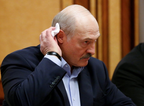 A. Lukašenka pripažino, kad to nesitikėjo: Rusijos karas Ukrainoje užsitęsė
