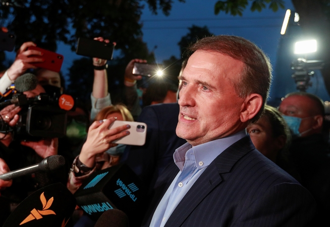 Kremliui artimas Ukrainos oligarchas V. Medvedčukas pabėgo iš namų arešto ar buvo evakuotas?